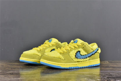 SB Dunk Low x Grateful Dead 'Yellow'