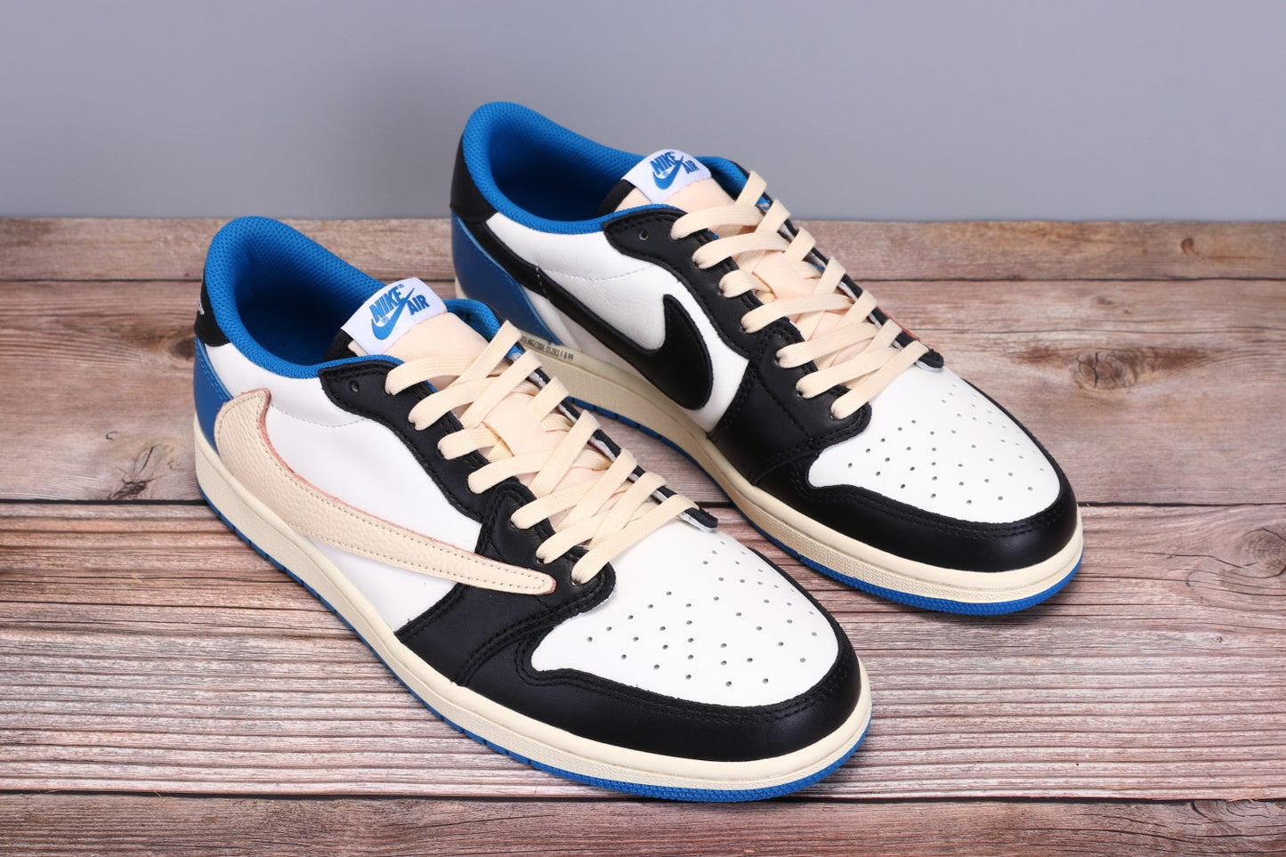 AJ 1 Low Retro x Travis Scott 'FRAGMENT DESIGN'