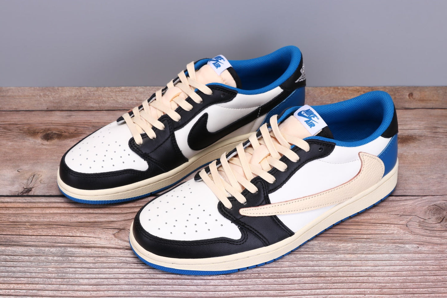 AJ 1 Low Retro x Travis Scott 'FRAGMENT DESIGN'