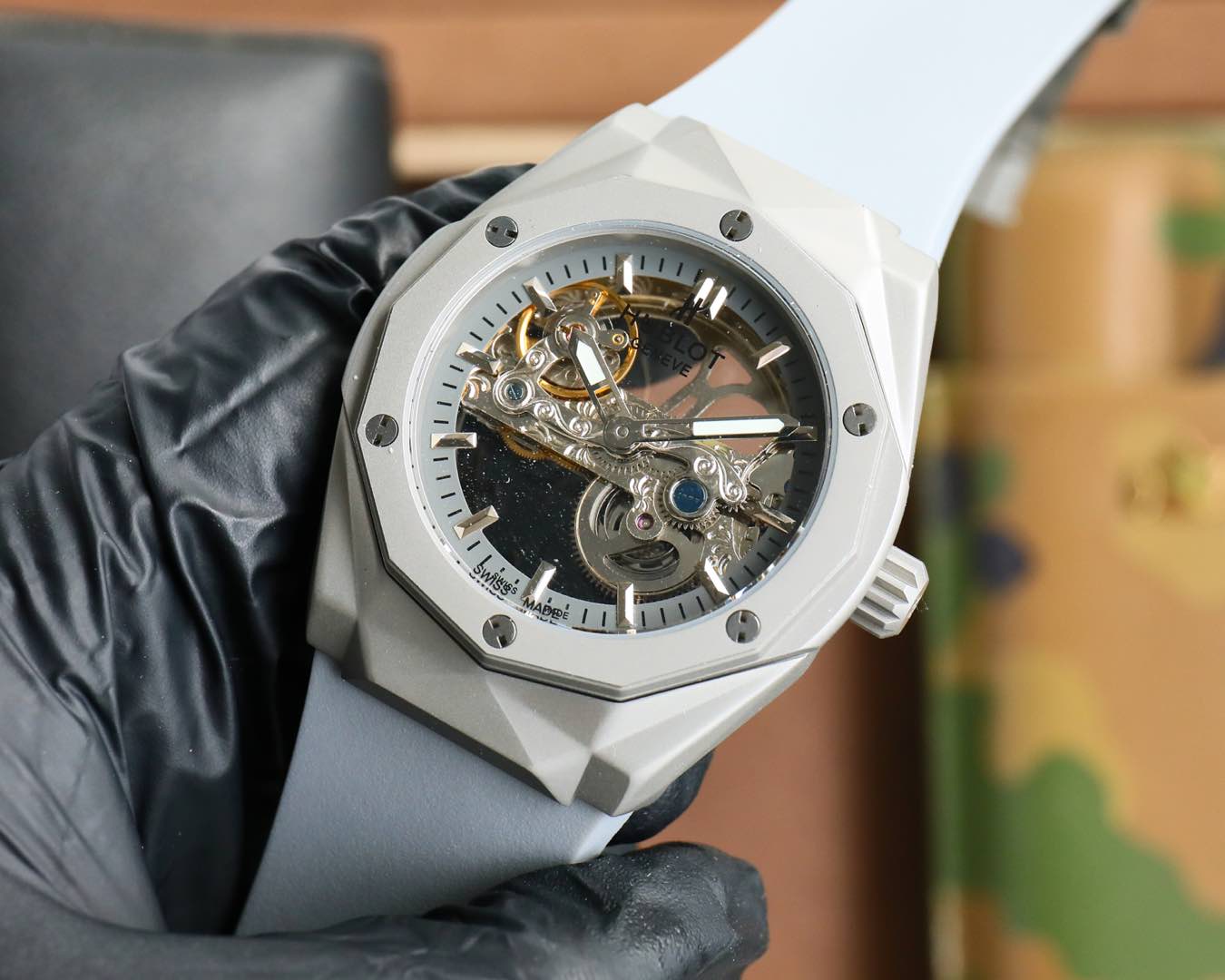 HBT White Hollow - White Rubber - Automatic - 45mm
