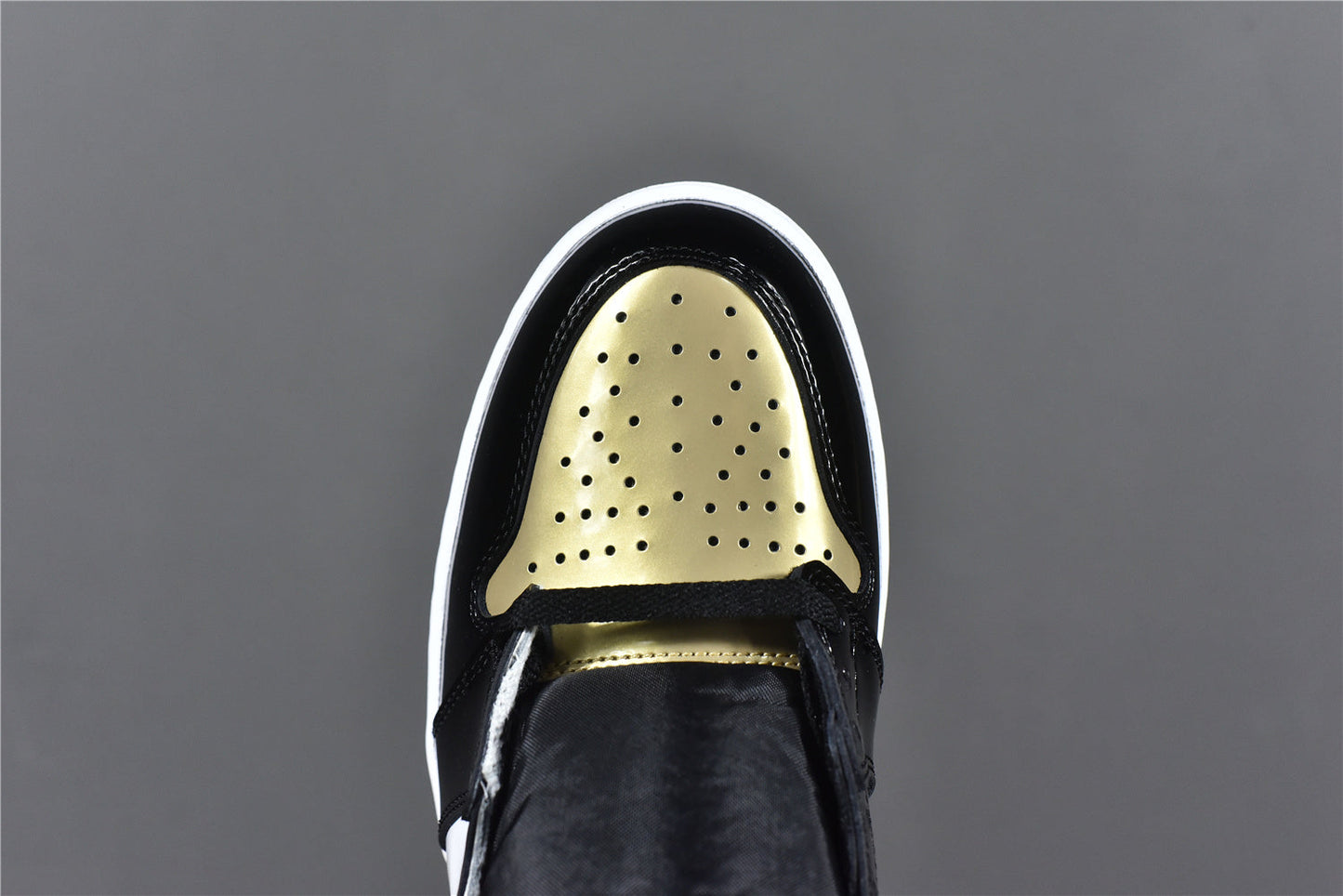 AJ 1 High 'Gold Toe Patent'