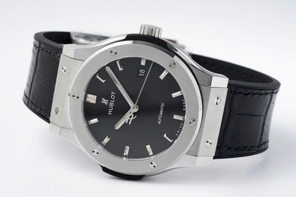 HBT Black - Silver 904L Steel - Black Leather - Automatic - 42mm