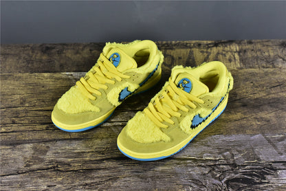 SB Dunk Low x Grateful Dead 'Yellow'