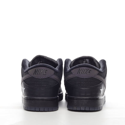 SB Dunk Low x Nike Familia