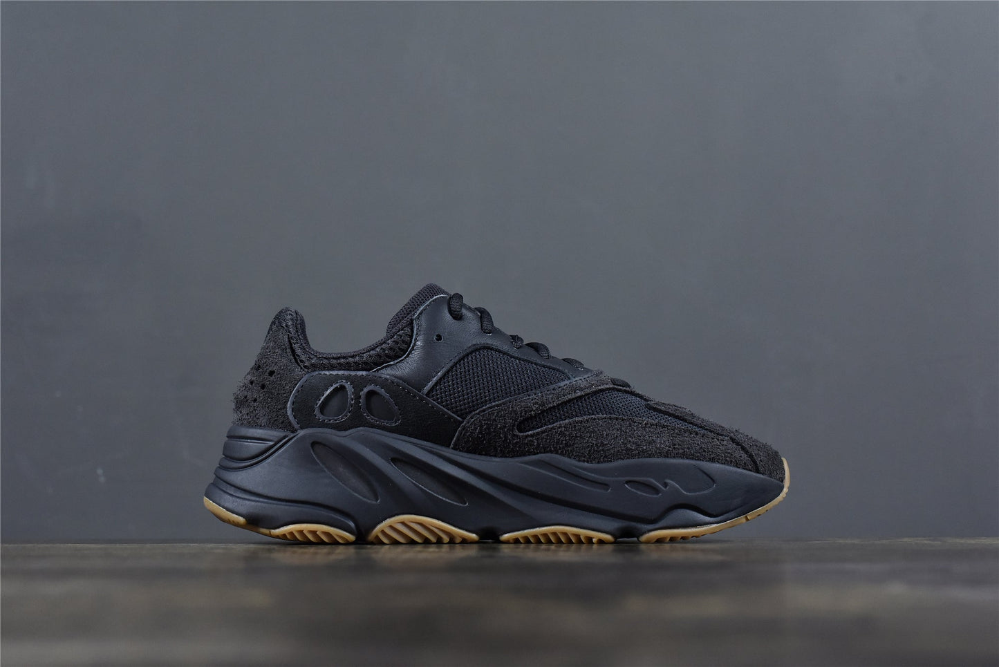 YBoost 700 'Utility Black'