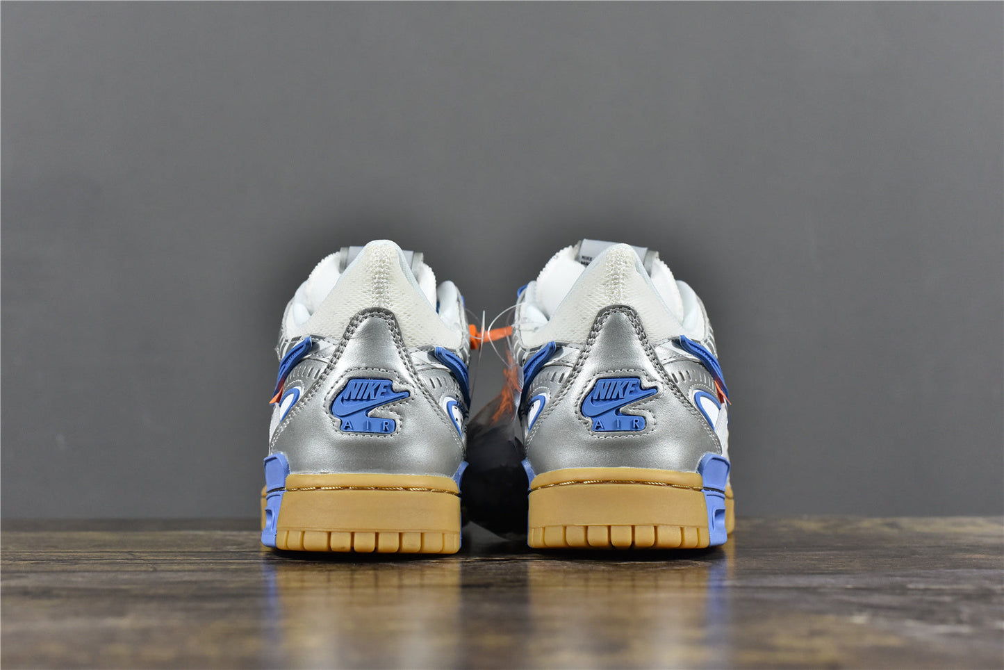 Off-W*** Air Rubber Dunk UNC