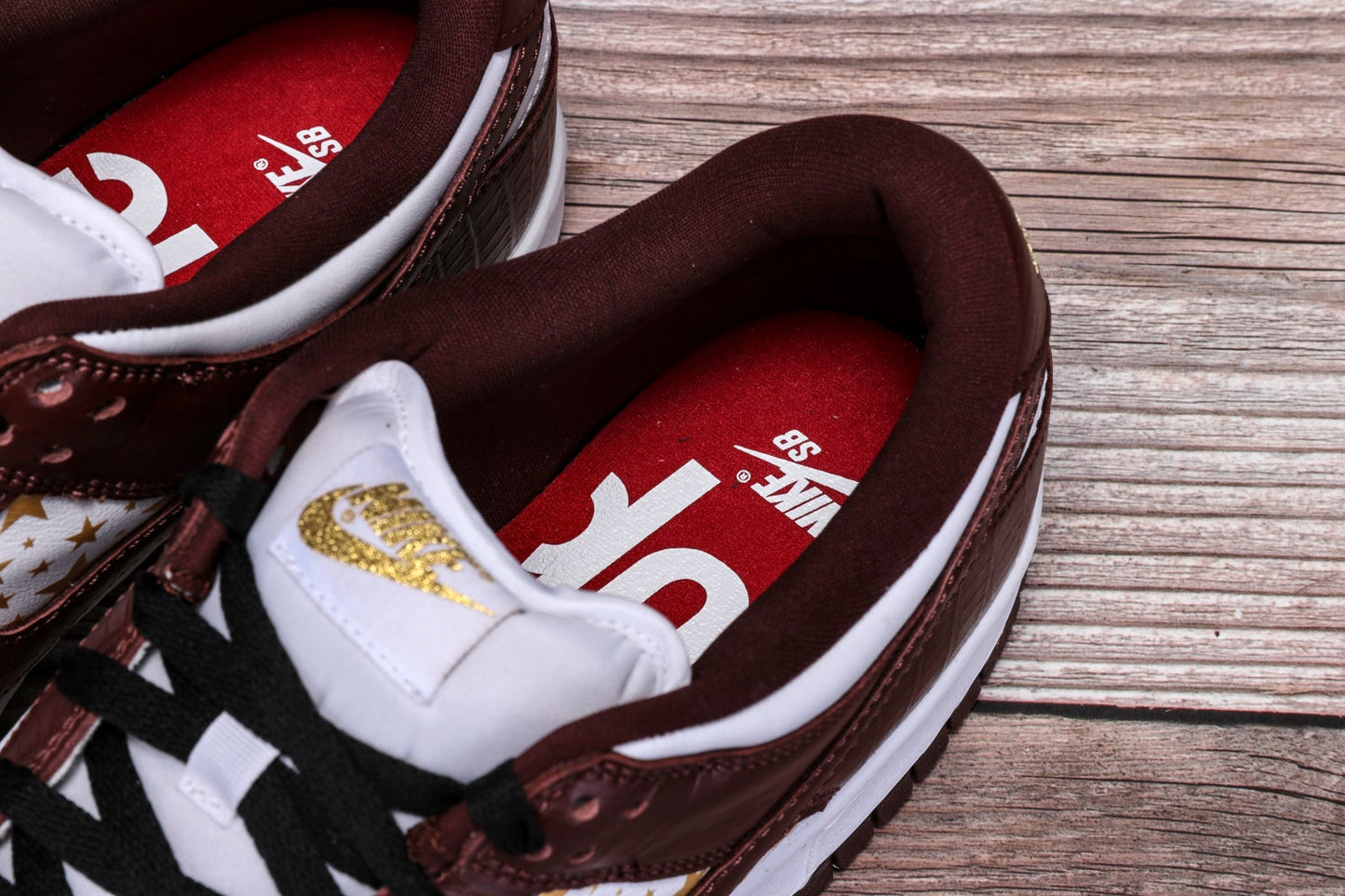 SB Dunk Low x Supreme 'Barkroot Brown'