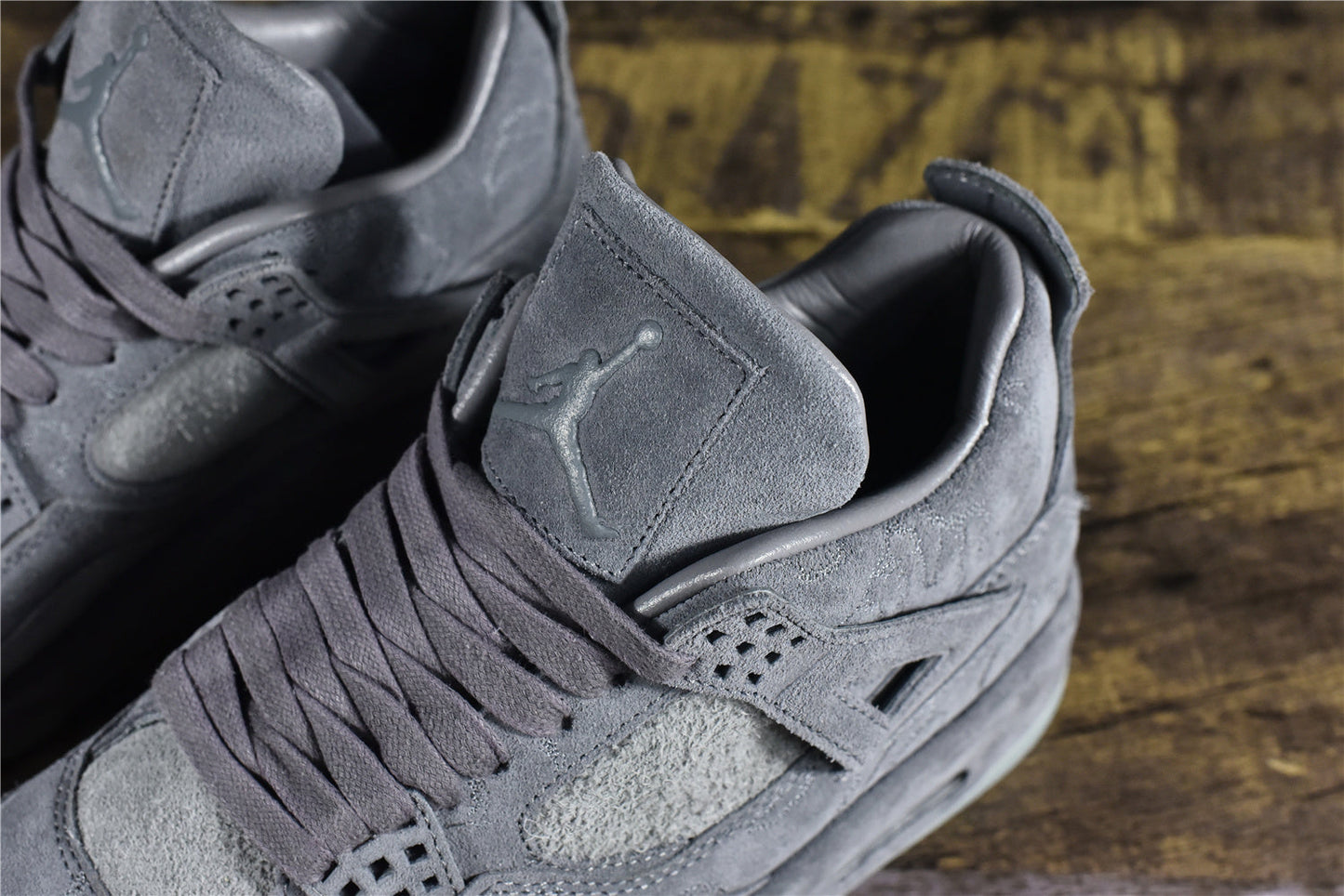 AJ 4 Retro x Kaws 'Grey'