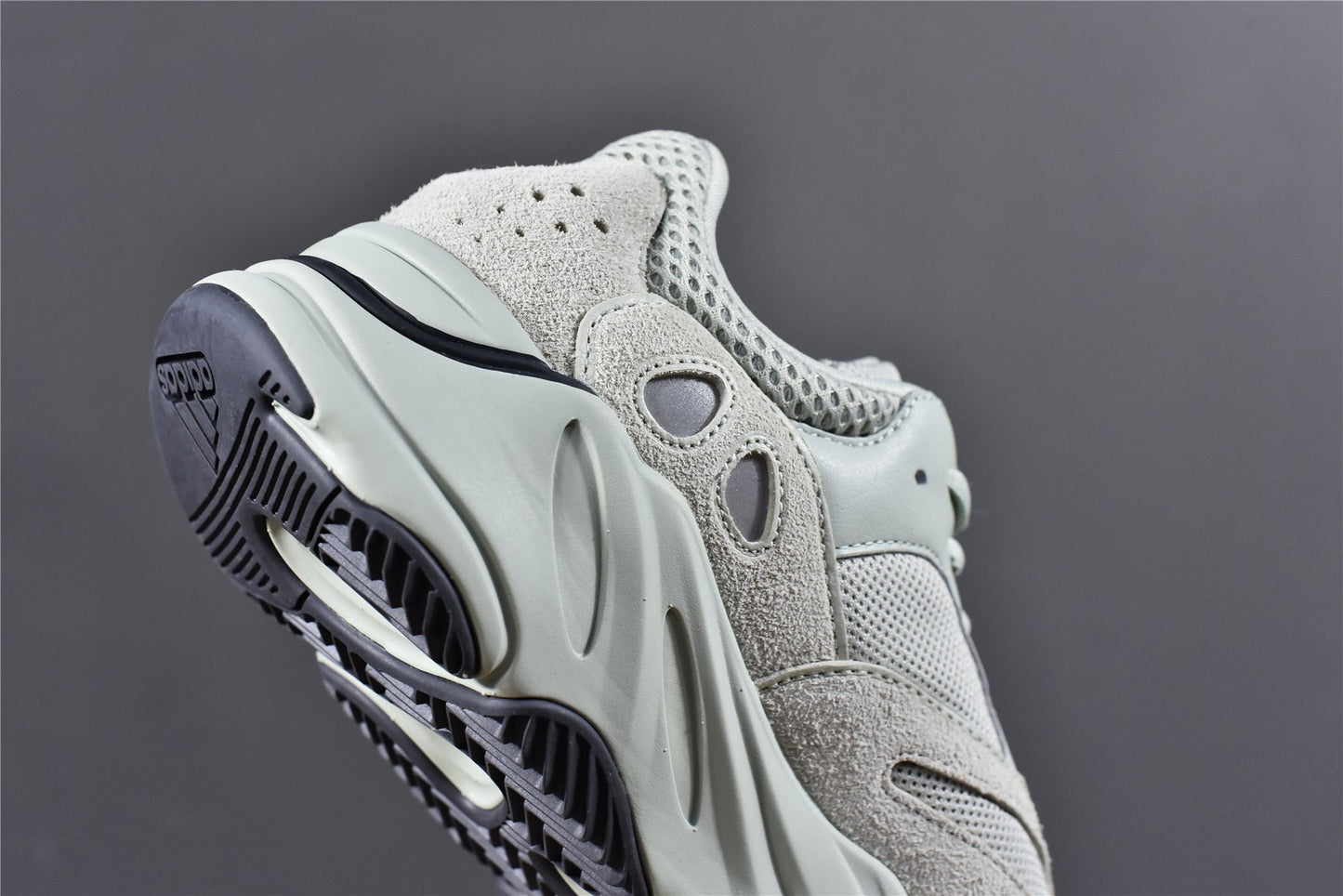 YBoost 700 'Salt'