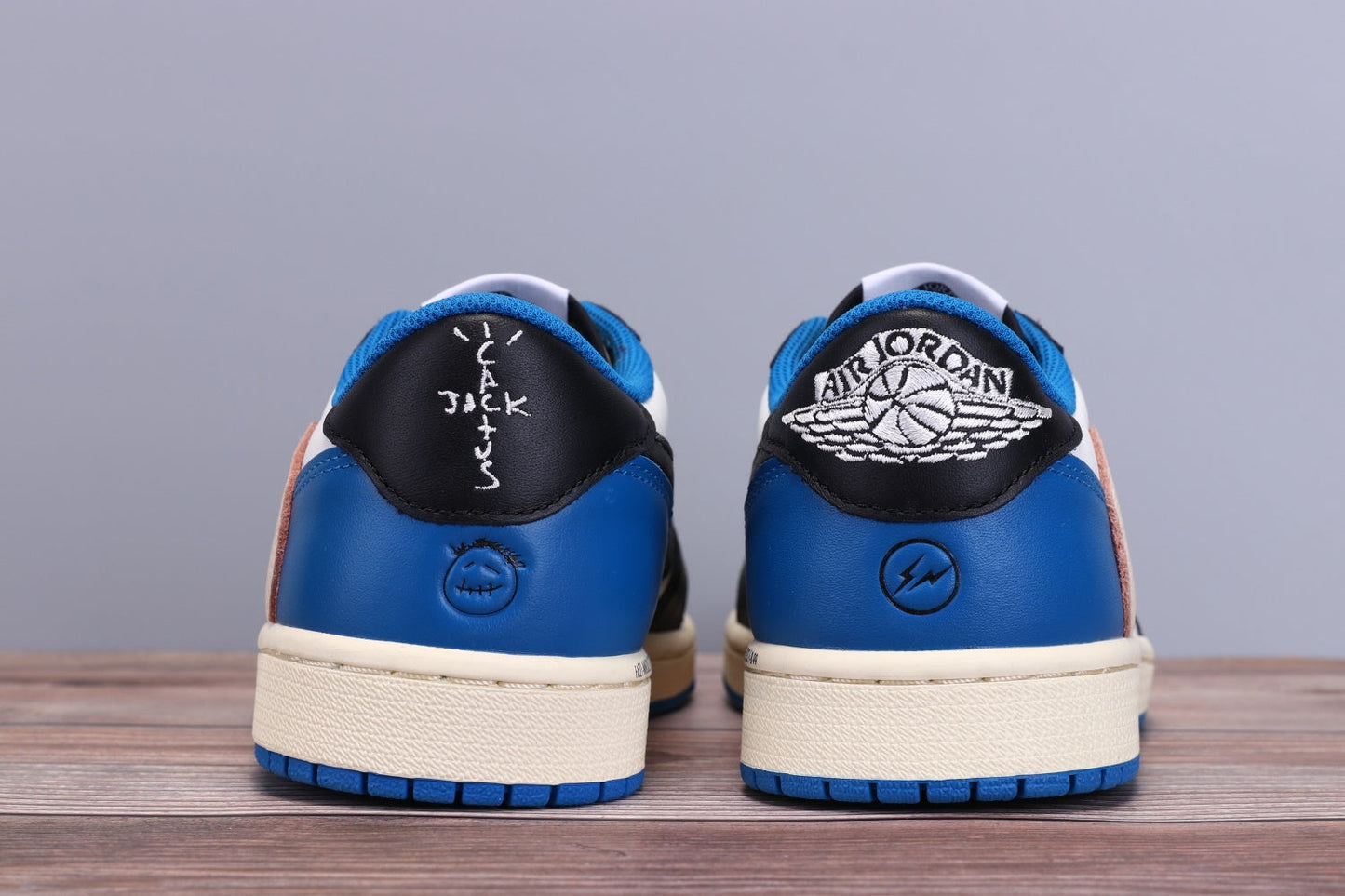 AJ 1 Low Retro x Travis Scott 'FRAGMENT DESIGN'