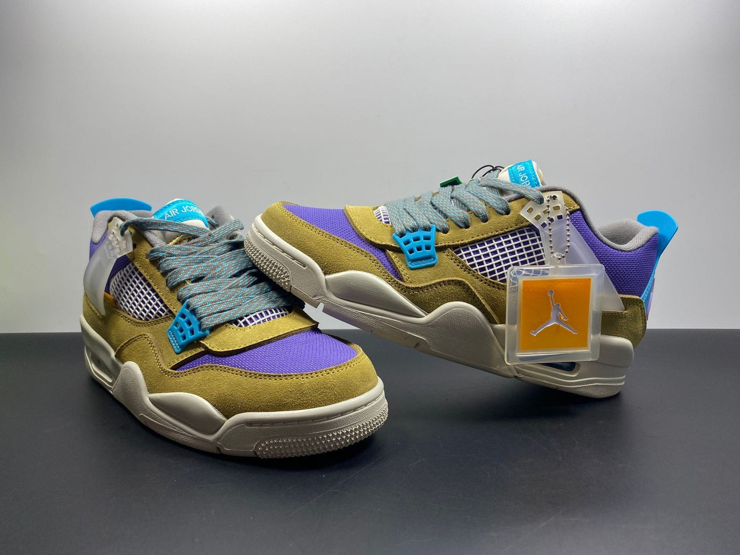 AJ 4 x Union La Retro 'Desert Moss'