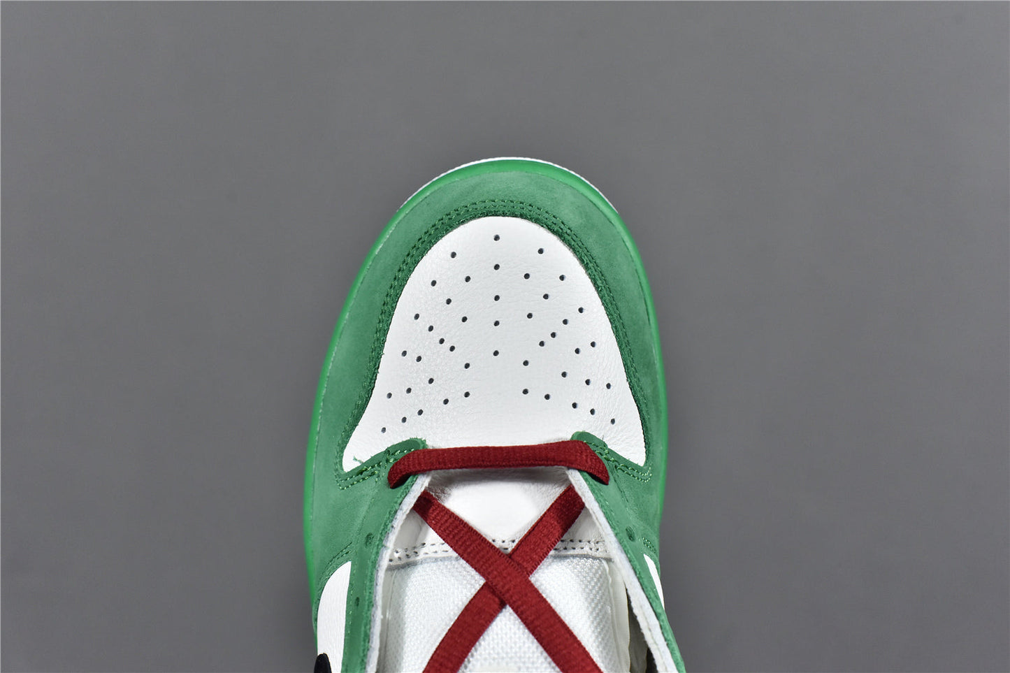 SB Dunk Low x Heineken
