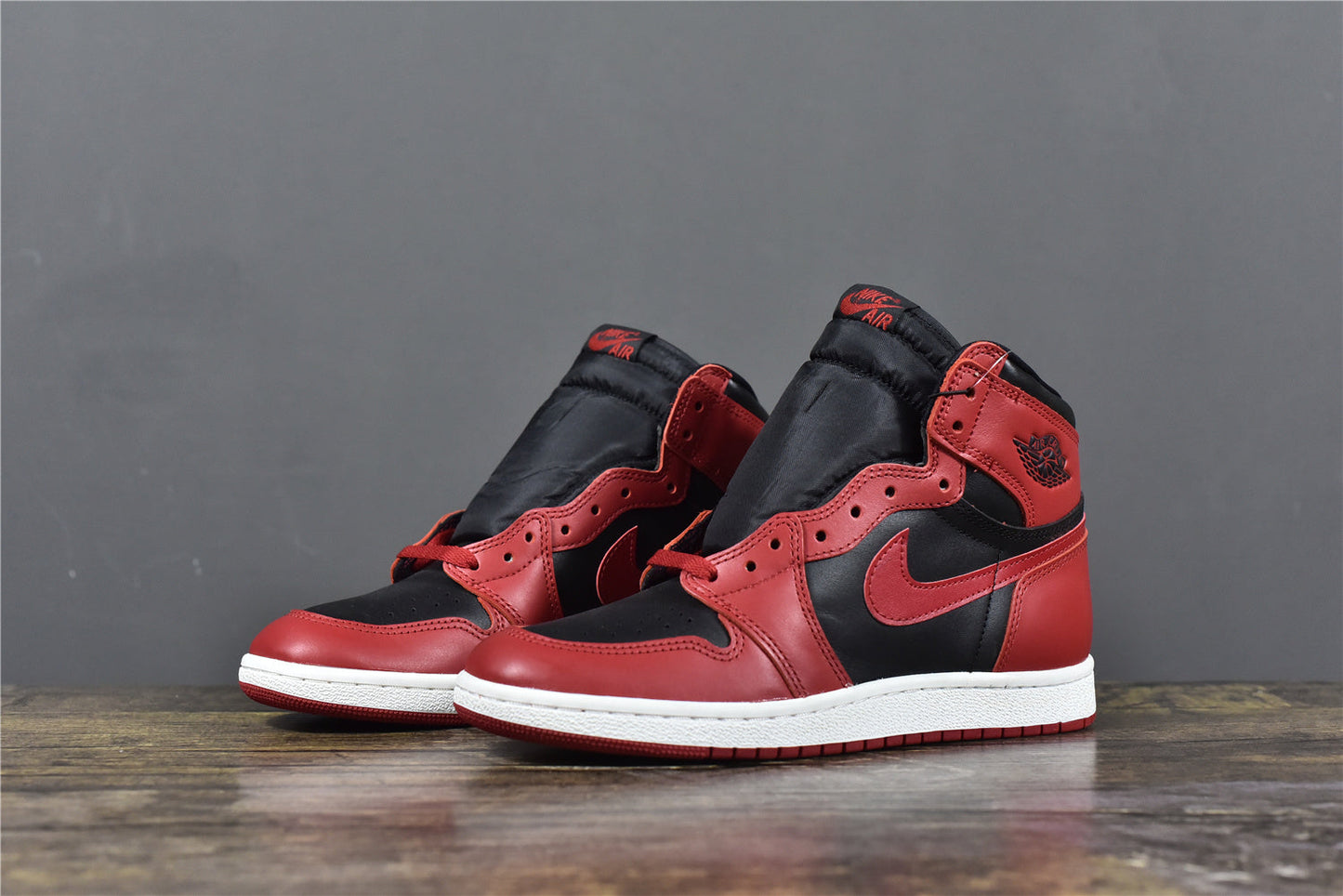 AJ 1 High '85 Varsity Red'