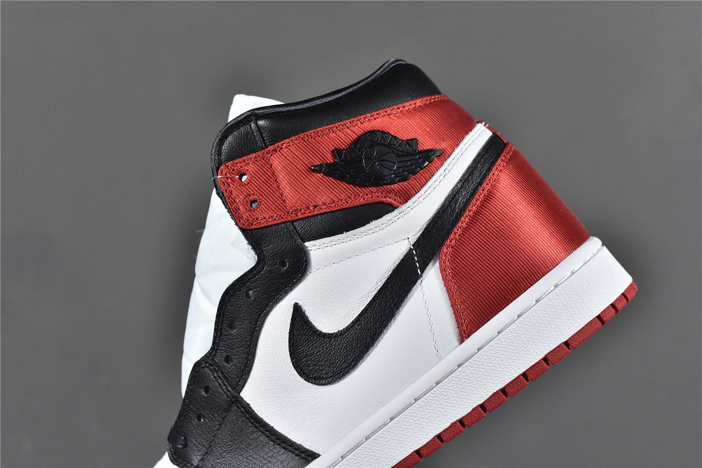 AJ 1 High 'Satin Black Toe'
