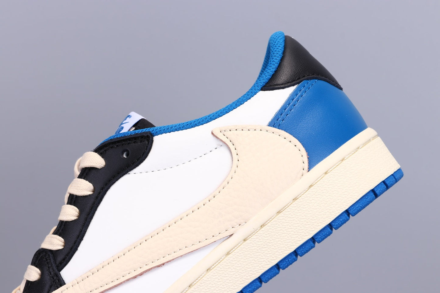 AJ 1 Low Retro x Travis Scott 'FRAGMENT DESIGN'