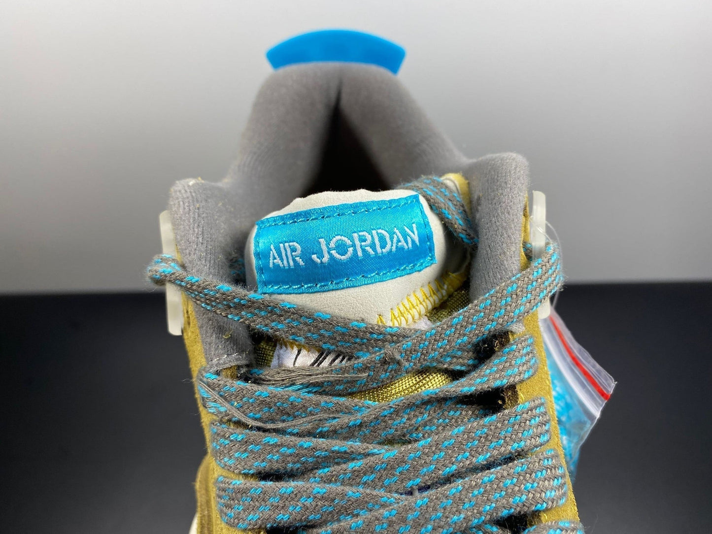 AJ 4 x Union La Retro 'Desert Moss'