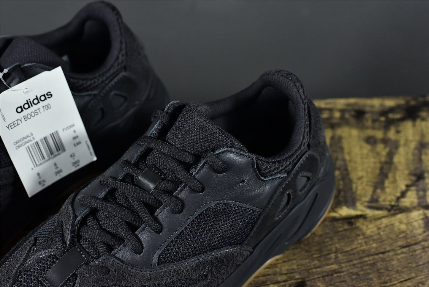 YBoost 700 'Utility Black'