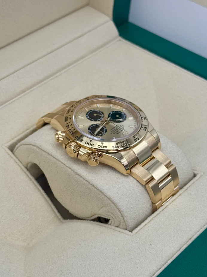 Daytona 40mm 126508 Gold Pikachu Dial