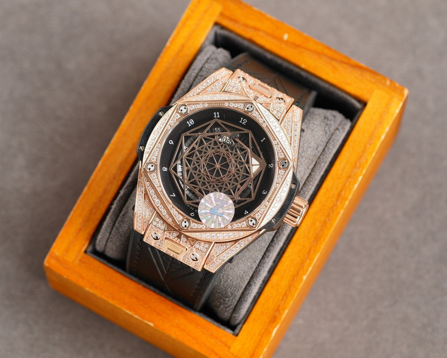 HBT Rosegold - Black Rubber - Automatic - 42mm