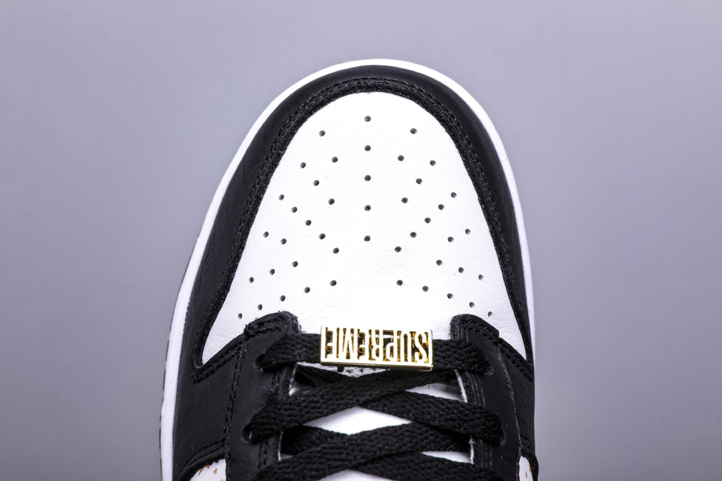 SB Dunk Low 'SUPREME' Black