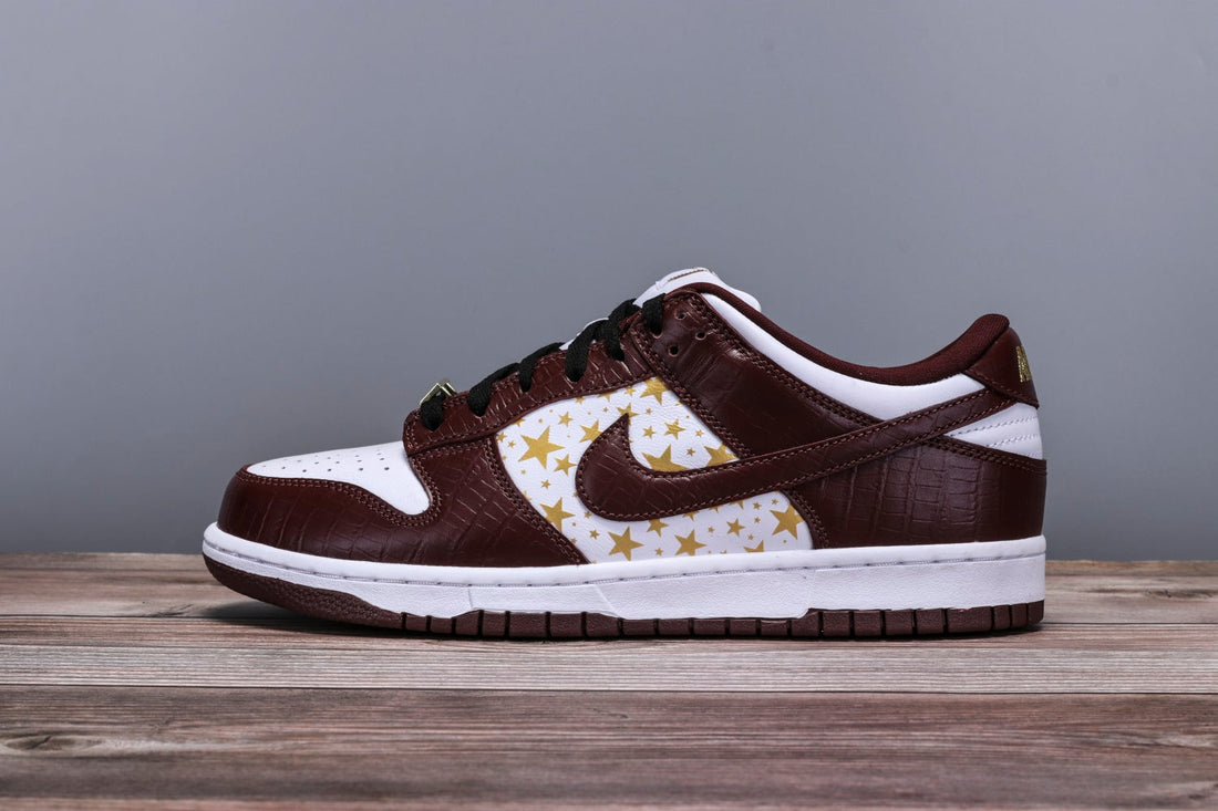 SB Dunk Low x Supreme 'Barkroot Brown'