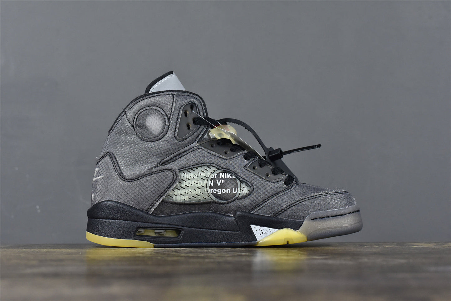 AJ 5 x Off-White