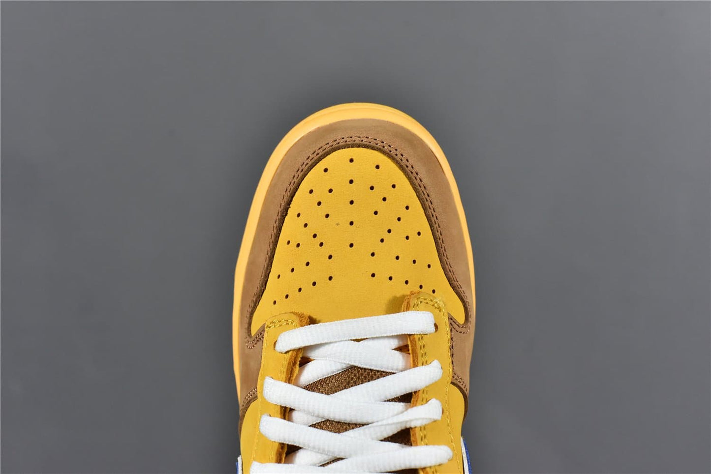 SB Dunk Low Newcastle Brown Ale