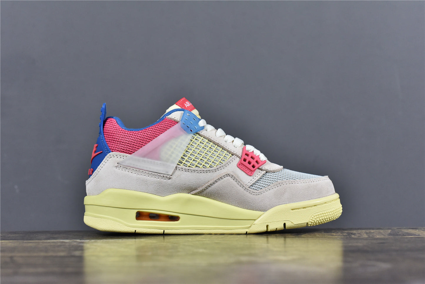 AJ 4 x Union LA 'Guava'