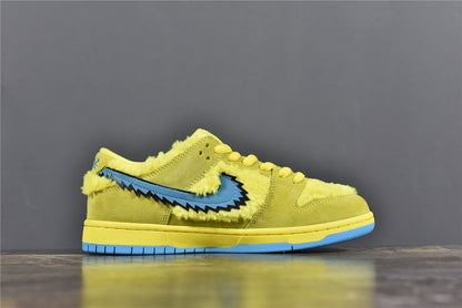 SB Dunk Low x Grateful Dead 'Yellow'