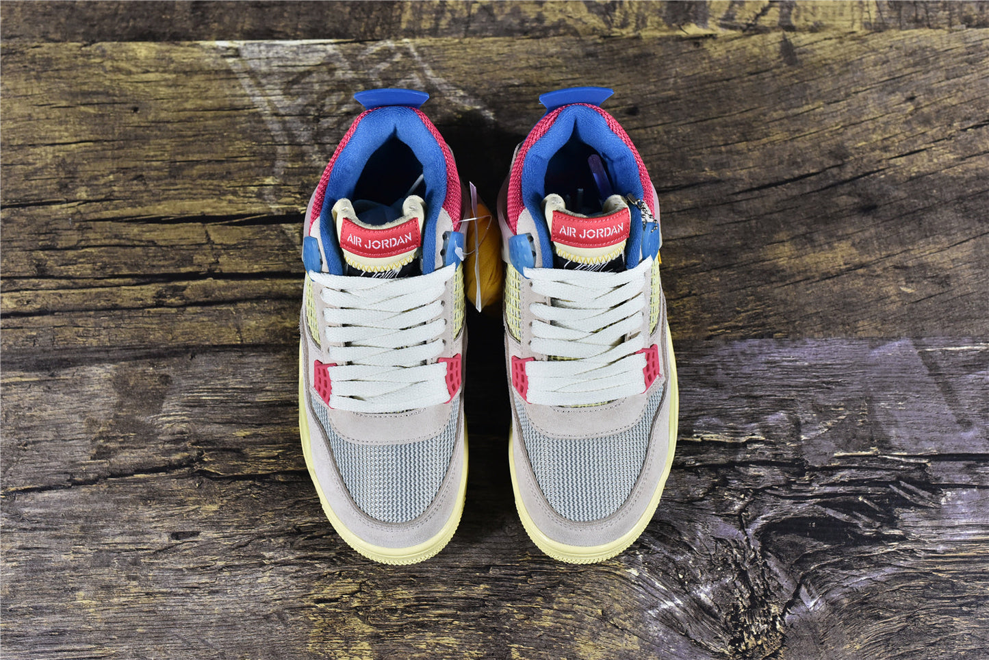 AJ 4 x Union LA 'Guava'