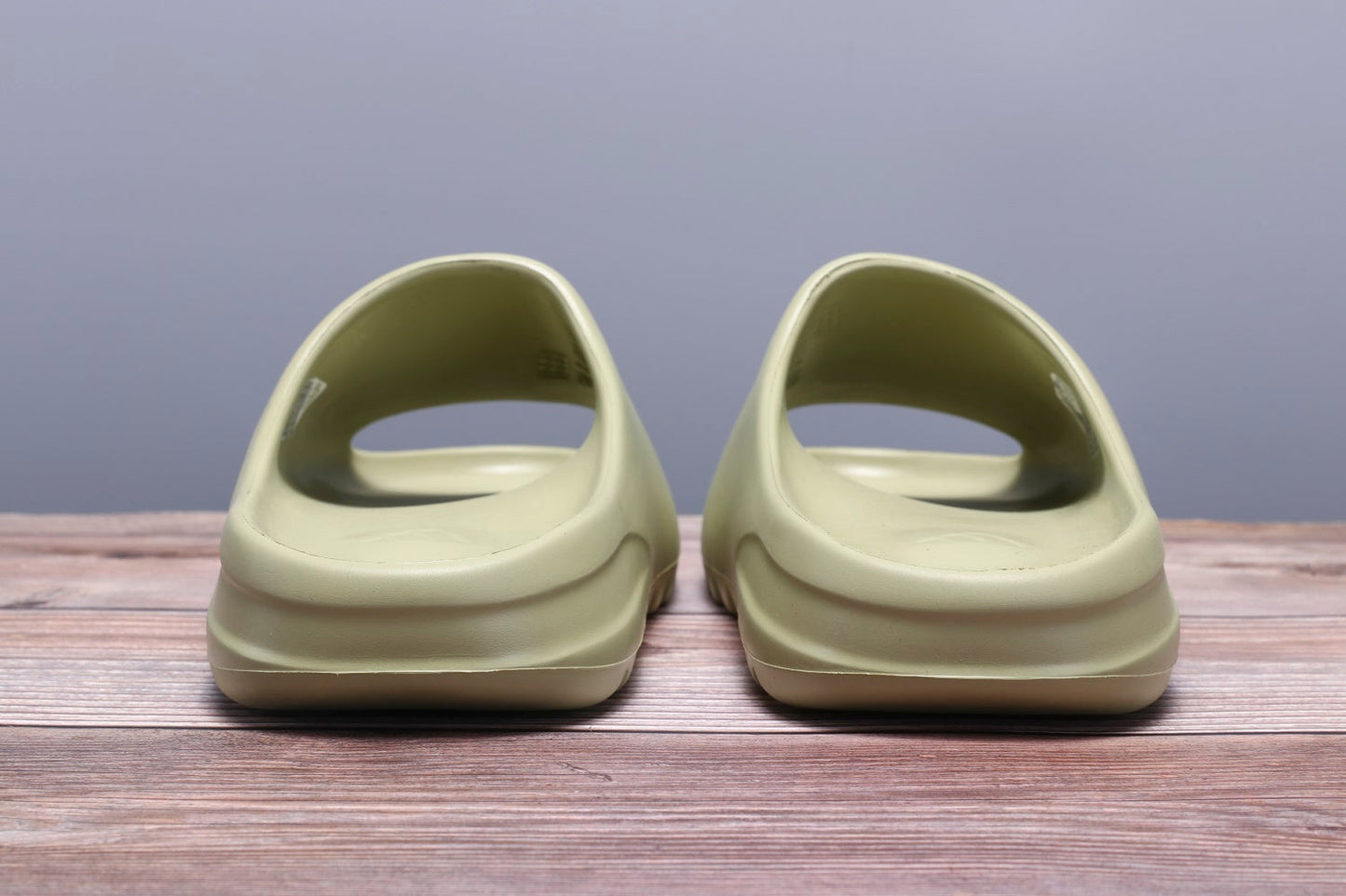 Yeezy Slide Resin