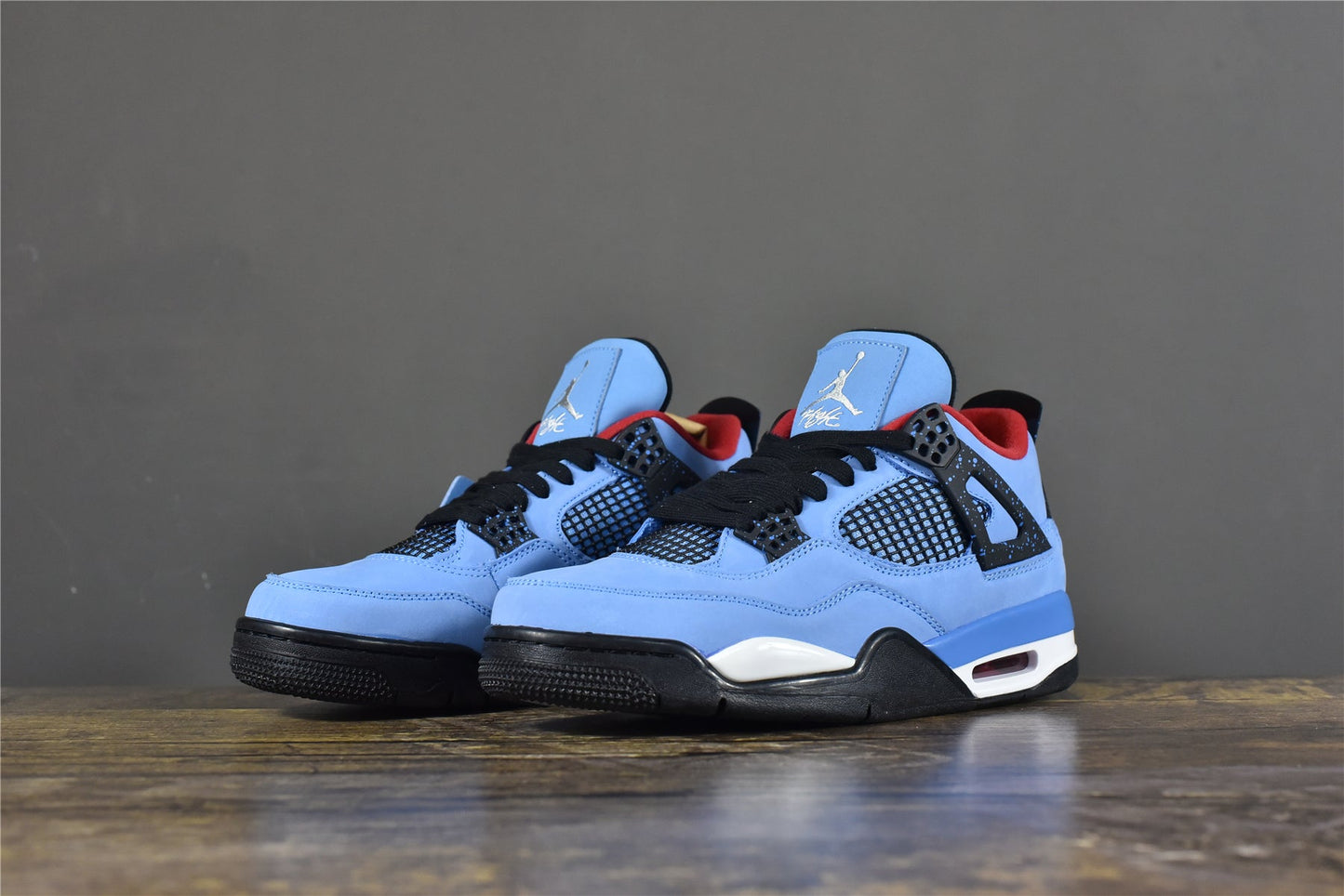 AJ 4 x Travis Scott 'UNC'