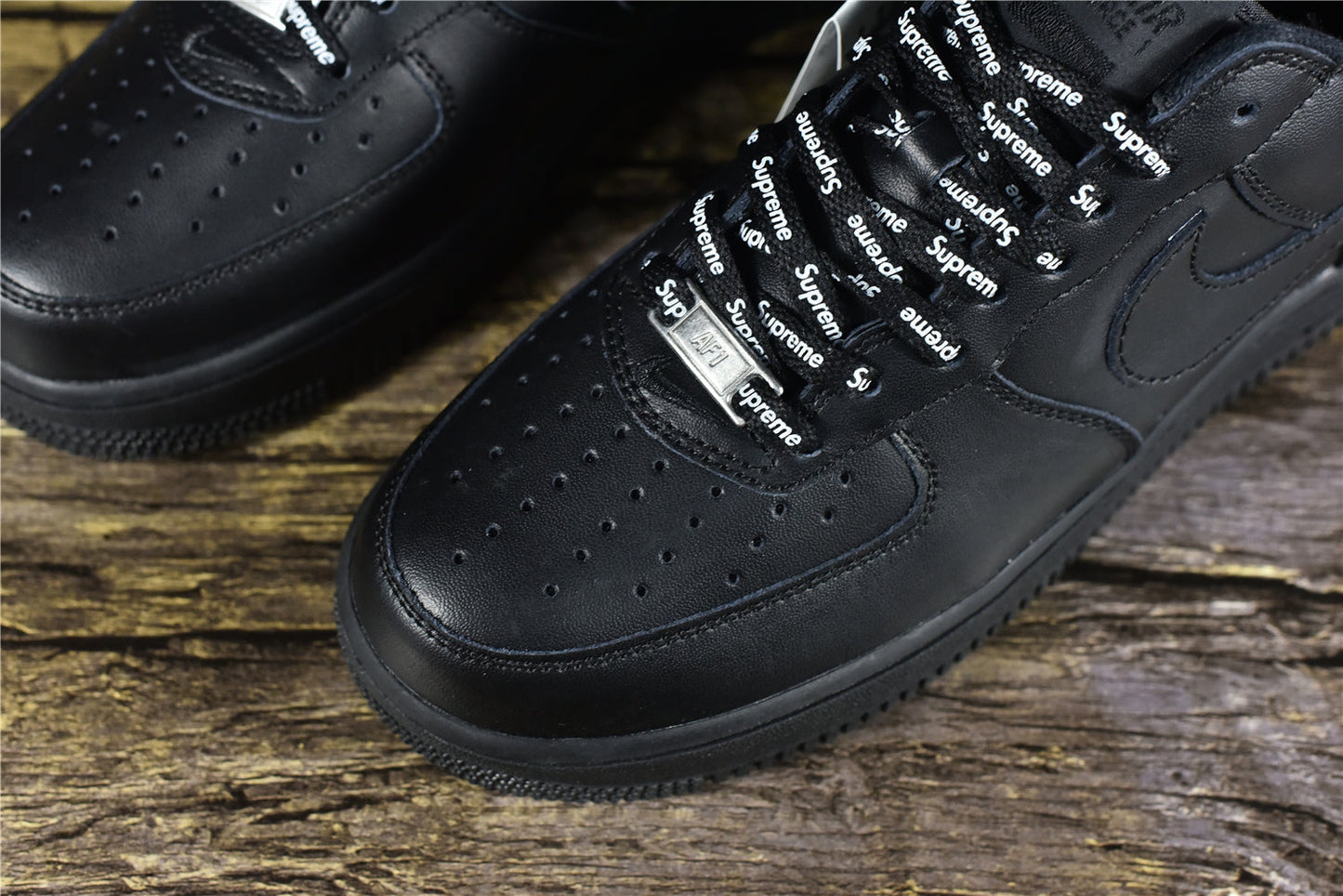AF 1 x Supreme 'Black'