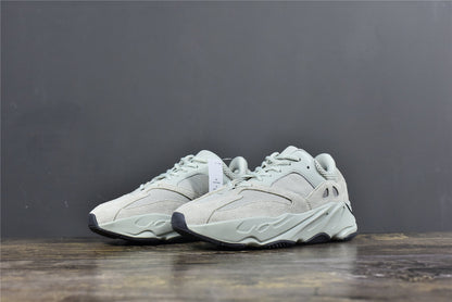 YBoost 700 'Salt'