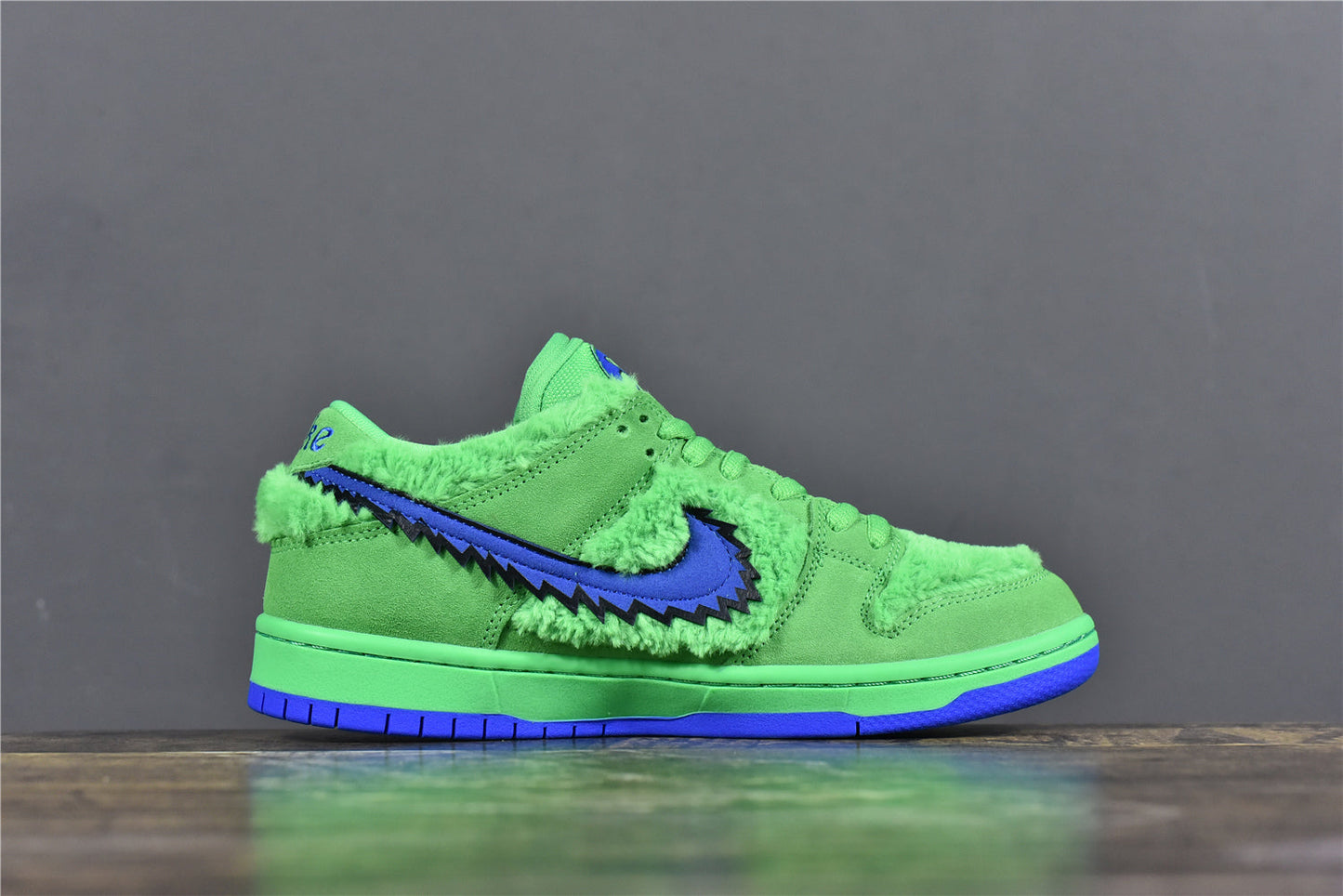 SB Dunk Low x Grateful Dead 'Green'