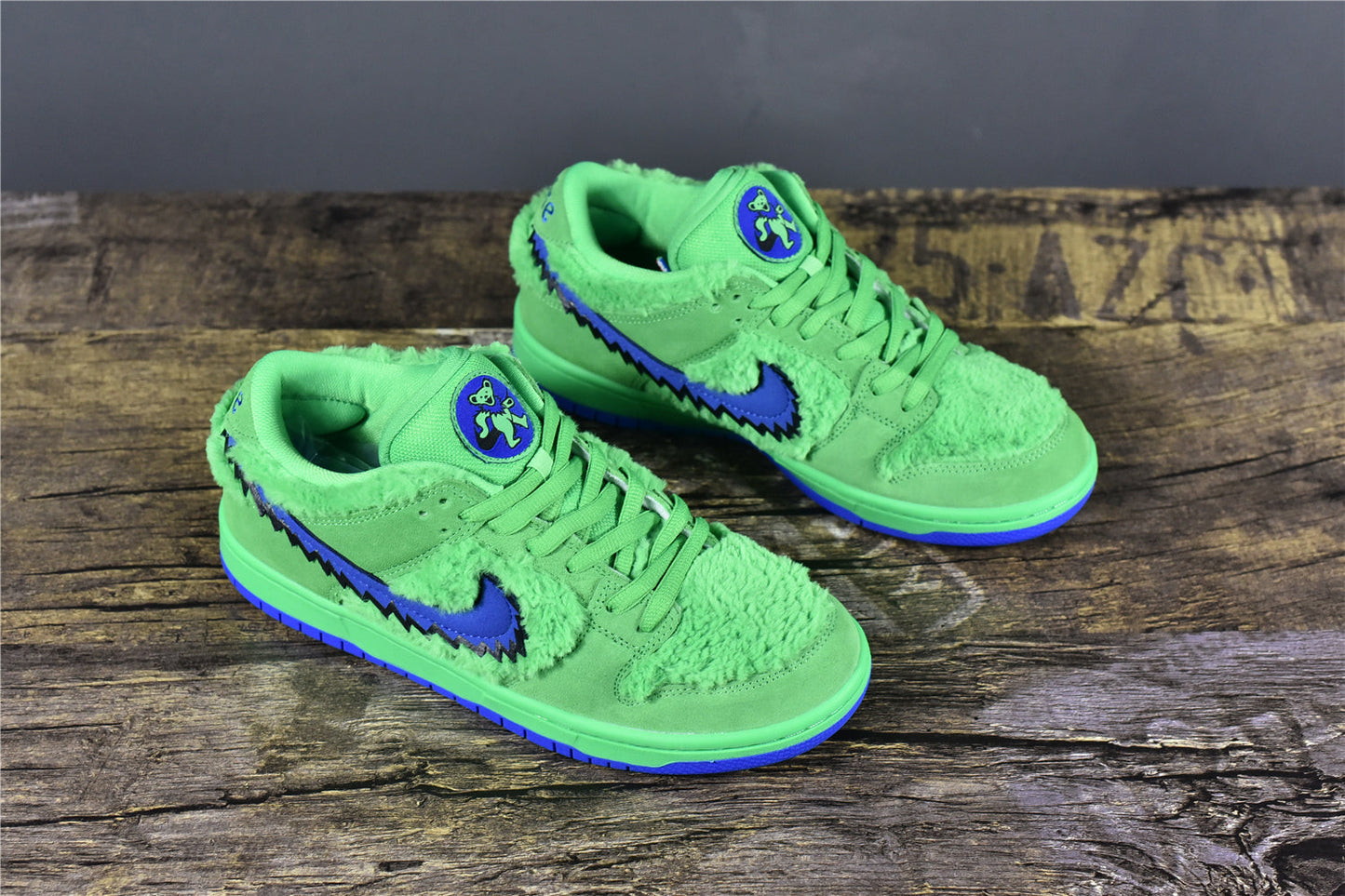 SB Dunk Low x Grateful Dead 'Green'
