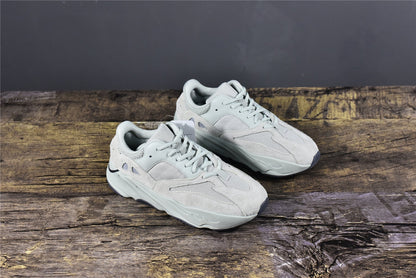 YBoost 700 'Salt'