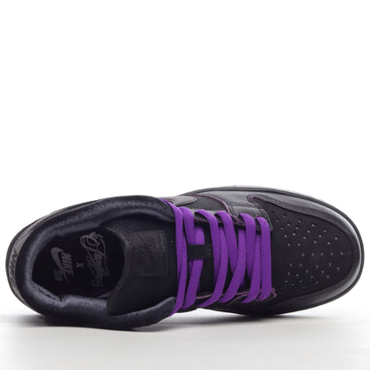 SB Dunk Low x Nike Familia
