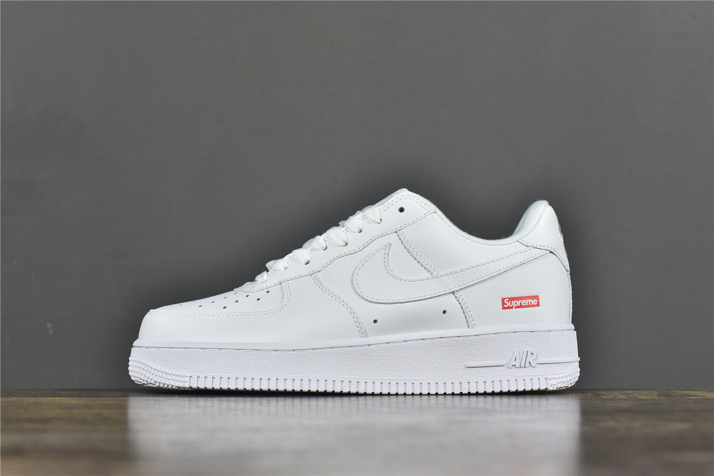 AF 1 x Supreme 'White'