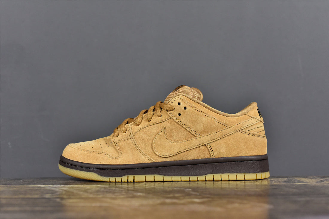 SB Dunk Low Wheat