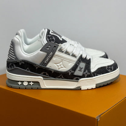 LV Trainer Sneaker Grey