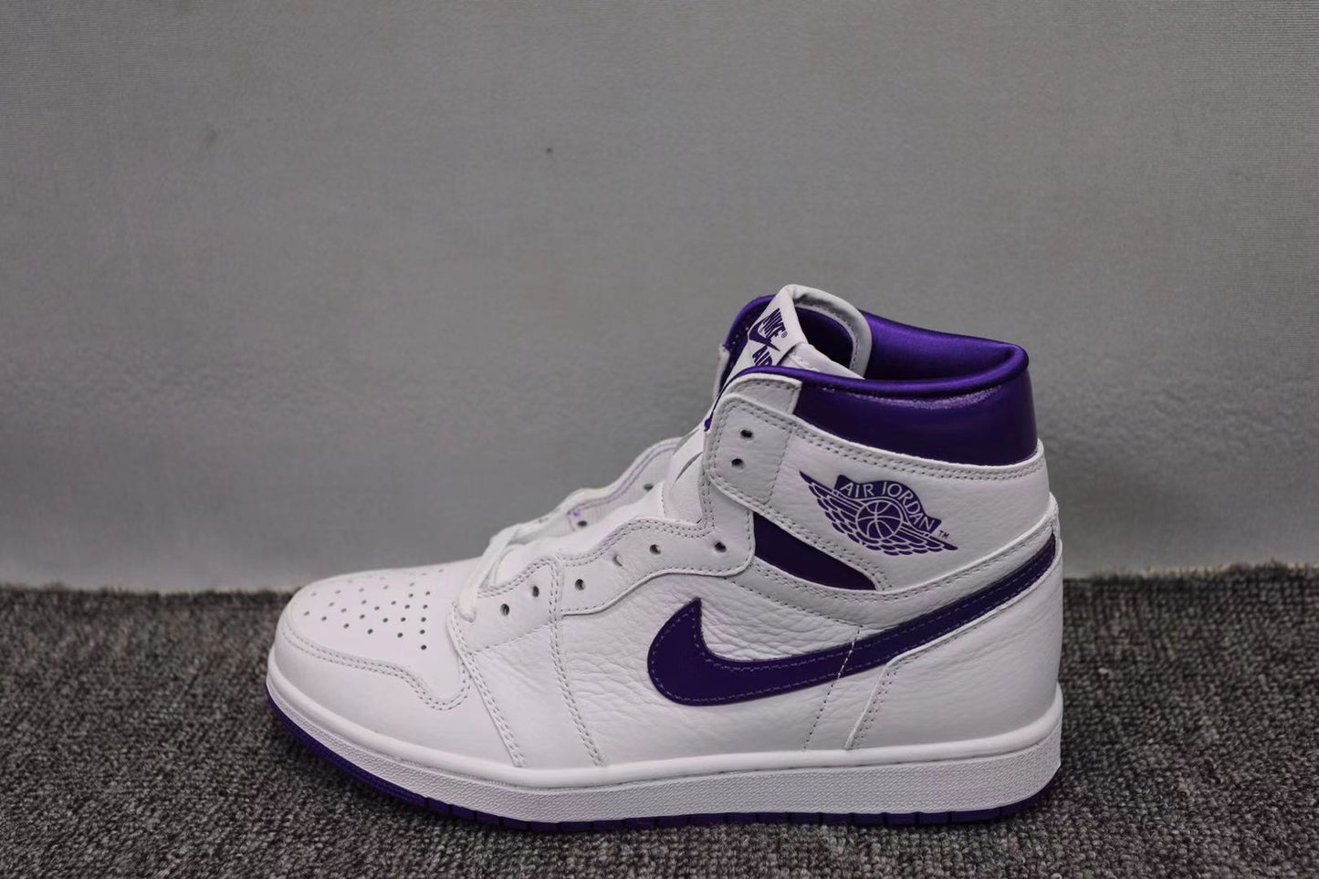 AJ 1 High Retro 'Court Purple'