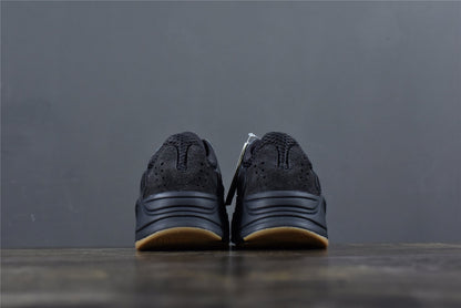 YBoost 700 'Utility Black'