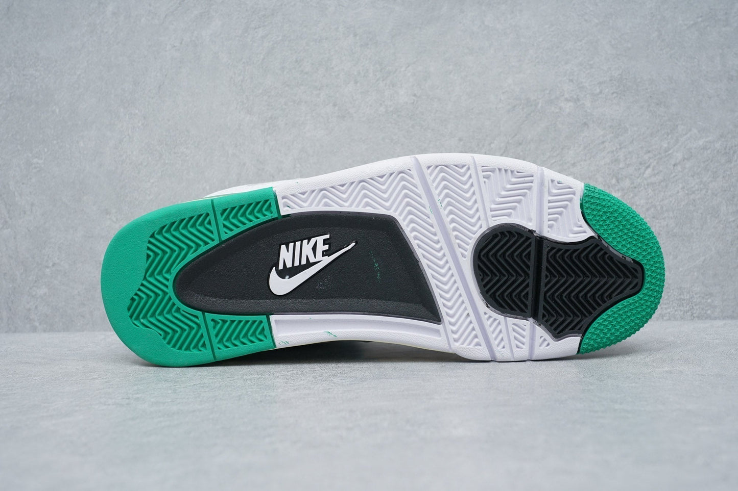 AJ 4 'Pine Green'