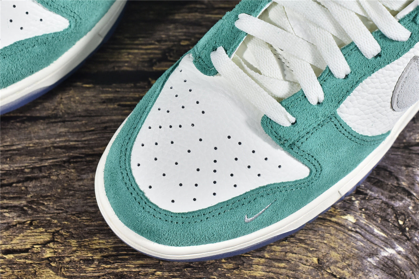 SB Dunk Low x Kasina 'Neptune'
