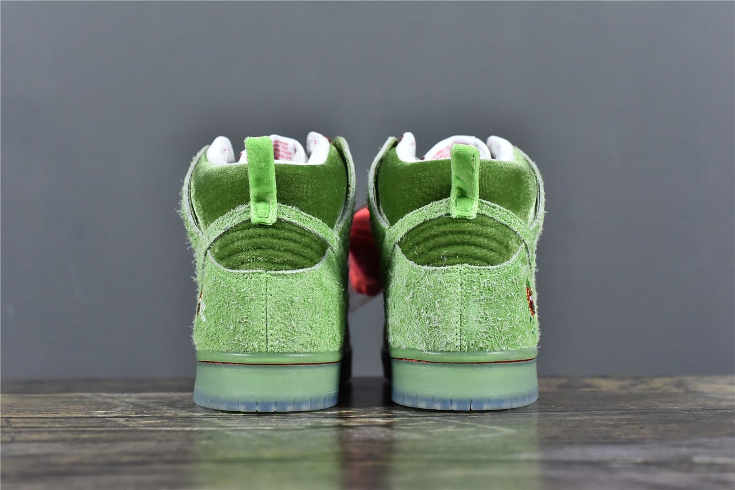 SB Dunk High Strawberry Cough