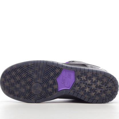 SB Dunk Low x Nike Familia