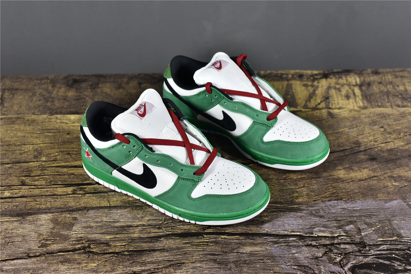 SB Dunk Low x Heineken