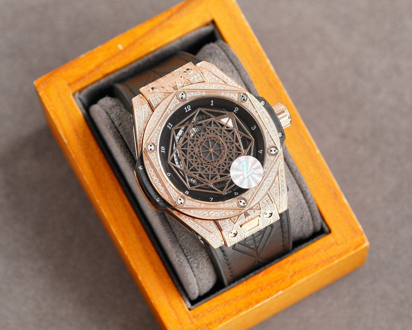 HBT Rosegold - Black Rubber - Automatic - 42mm