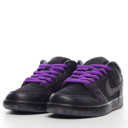 SB Dunk Low x Nike Familia